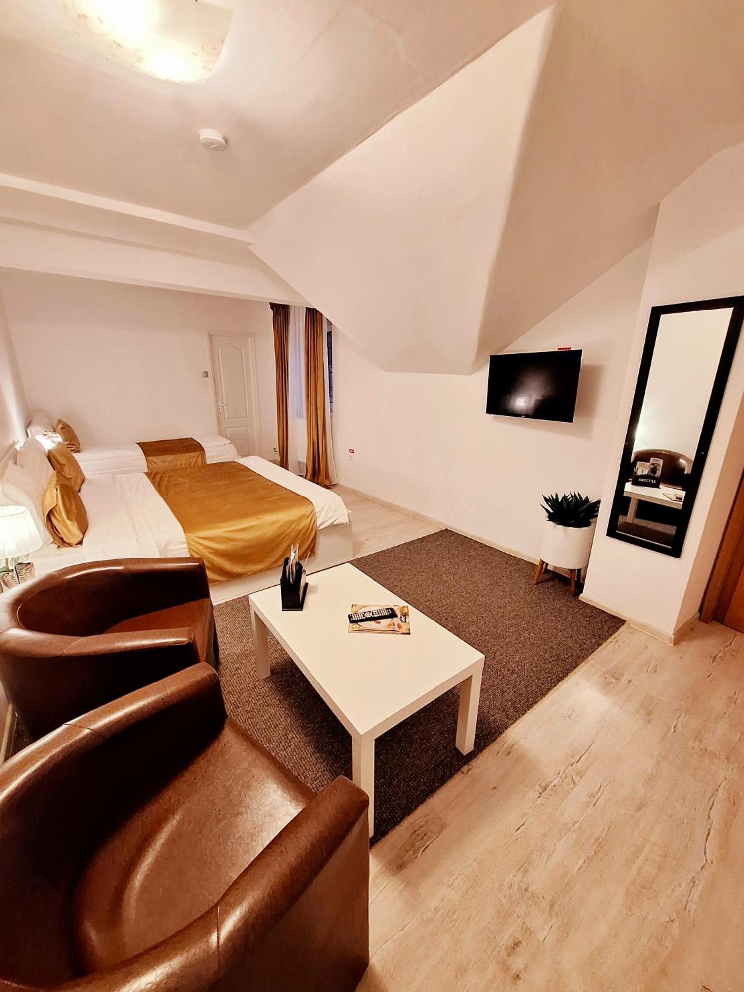 Pensiunea Tinelu Brasov Săcele Kamer foto
