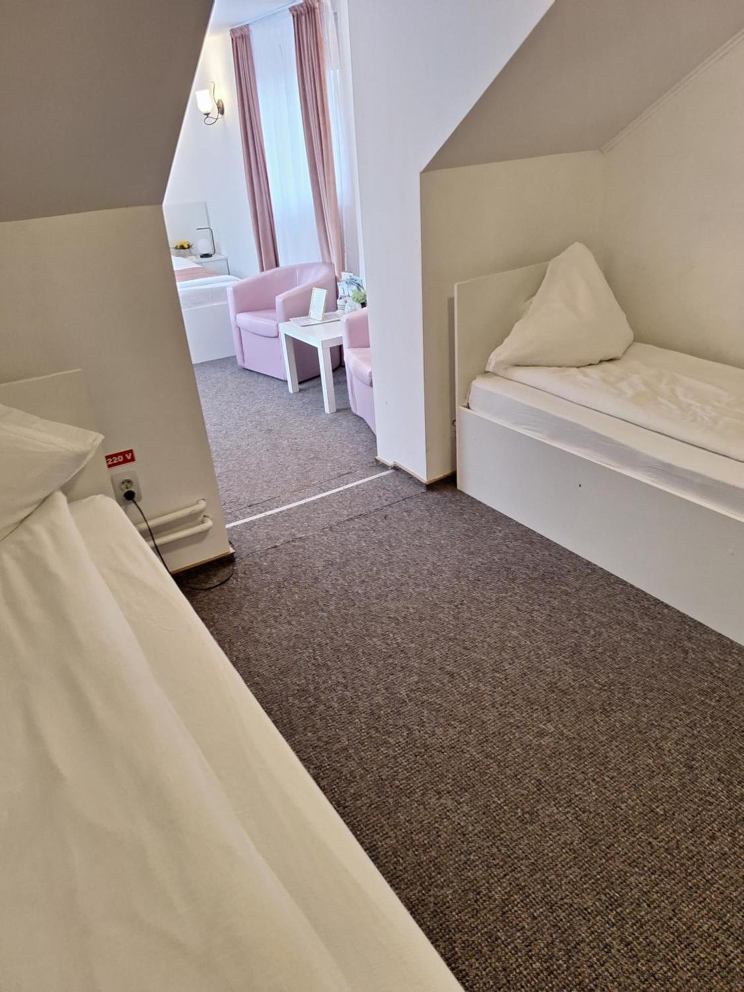 Pensiunea Tinelu Brasov Săcele Kamer foto