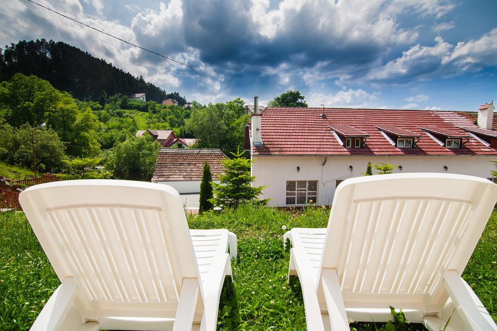 Pensiunea Tinelu Brasov Săcele Buitenkant foto